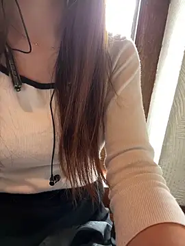 Tw Zoella online show from 12-20-24, 05:14