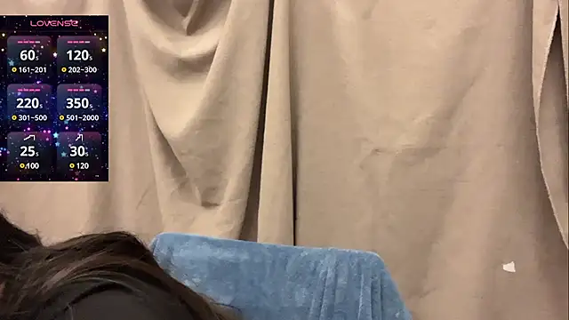 Tw Zoella online show from 01-30-25, 04:24