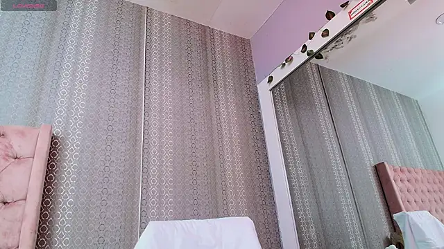 Snapshot of indi_catalina chatting on 03-15-25, 02:01 indi catalina online show from 03-15-25, 02:01