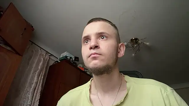 Snapshot of sweaticeboy chatting on 07-15-26, 01:40 sweaticeboy online show from 07-15-26, 01:40