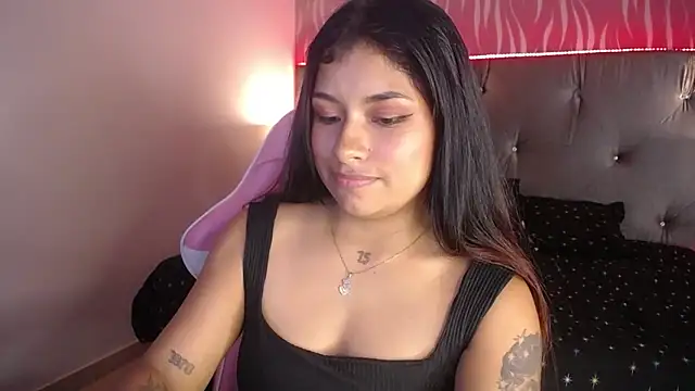 ChantalPetit online show from 03-04-26, 06:15