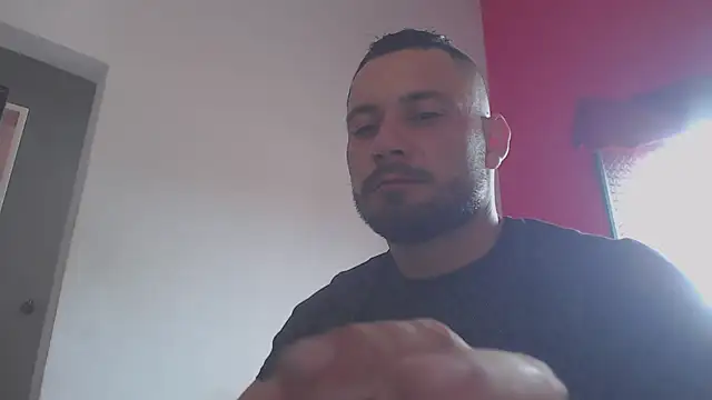 Snapshot of body_x29 chatting on 03-04-25, 07:01 body x29 online show from 03-04-25, 07:01