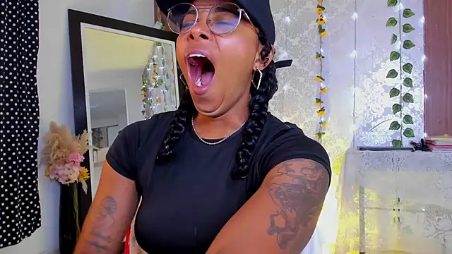 kelly thomson online show from 02-13-26, 12:21