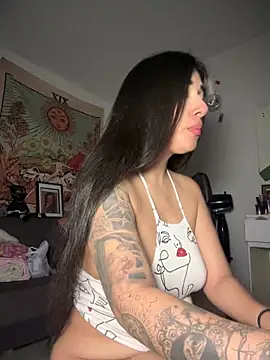 kiaraglam2 online show from 12-20-25, 09:34