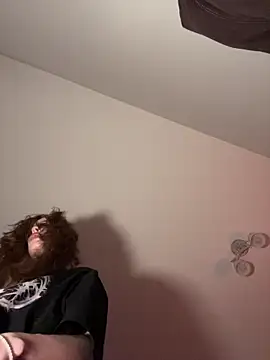 Weeissy online show from 12-16-25, 08:35