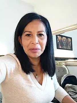 Snapshot of Shanon_mature chatting on 05-04-26, 10:56 Shanon mature online show from 05-04-26, 10:56