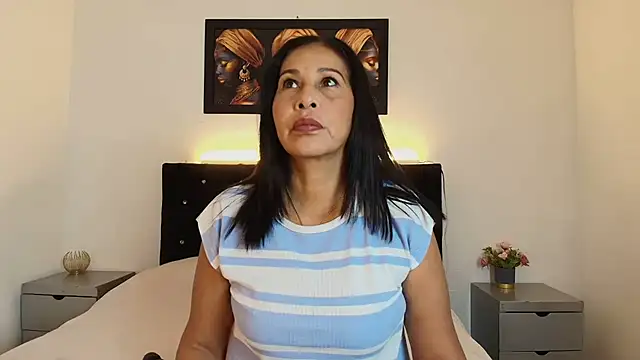 Snapshot of Shanon_mature chatting on 06-24-26, 07:22 Shanon mature online show from 06-24-26, 07:22