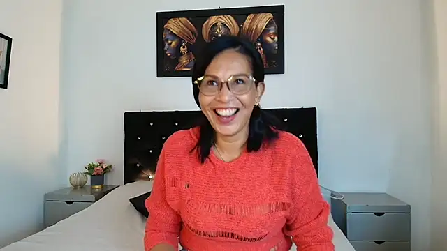 Snapshot of Shanon_mature chatting on 07-24-26, 07:10 Shanon mature online show from 07-24-26, 07:10