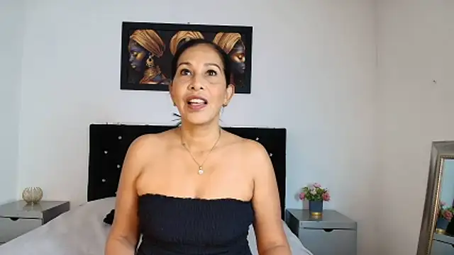 Snapshot of Shanon_mature chatting on 06-18-26, 06:46 Shanon mature online show from 06-18-26, 06:46