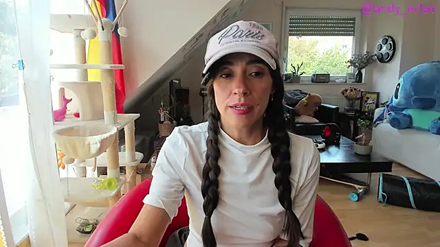 tinny williams online show from 10-05-25, 09:22