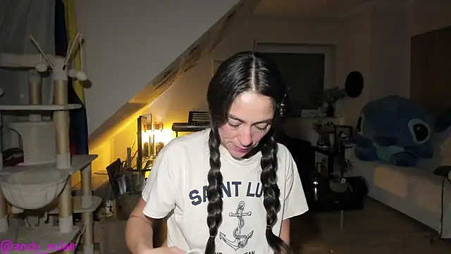 tinny williams online show from 10-15-25, 04:33