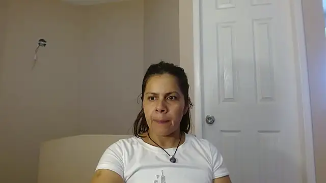 Sara Brandon online show from 10-03-25, 01:34