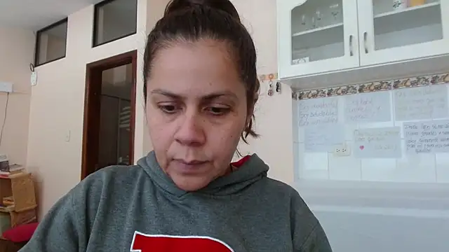 Sara Brandon online show from 09-18-25, 04:32