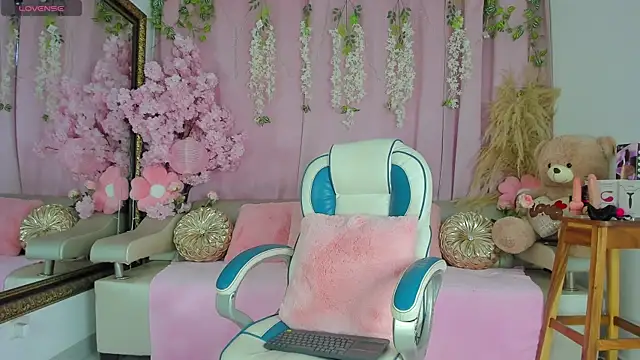 SammyGirlTS online show from 10-30-25, 11:41