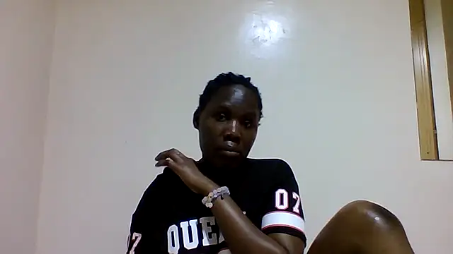 sweetelle09 online show from 12-17-25, 07:19