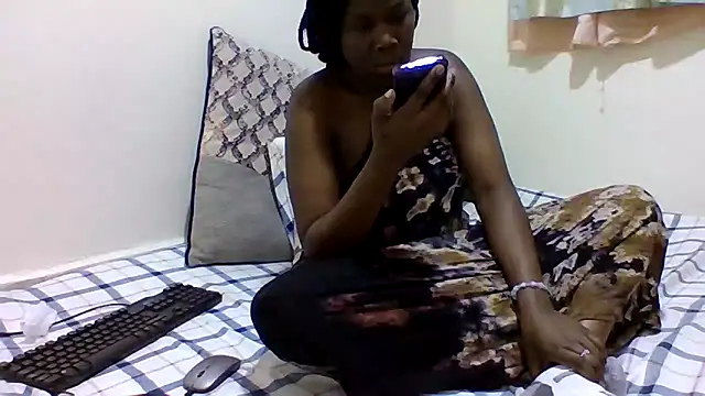 Snapshot of sweetelle09 chatting on 05-24-26, 08:42 sweetelle09 online show from 05-24-26, 08:42