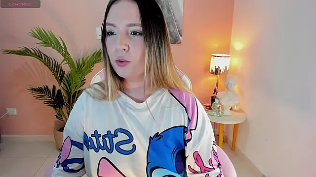 HannaMiller 1 online show from 12-21-25, 02:24