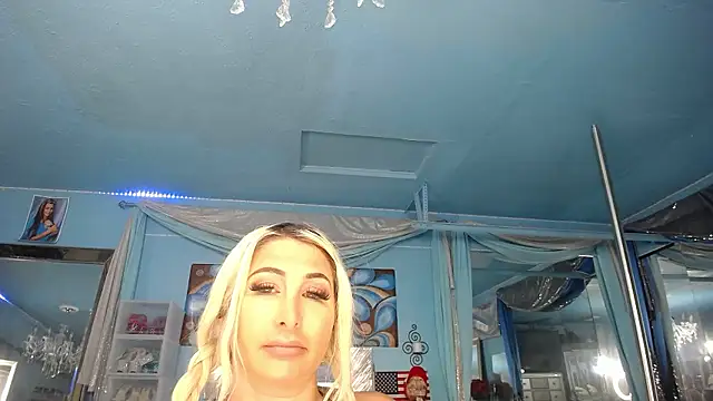 ADRIANNA FOX online show from 01-08-26, 05:35