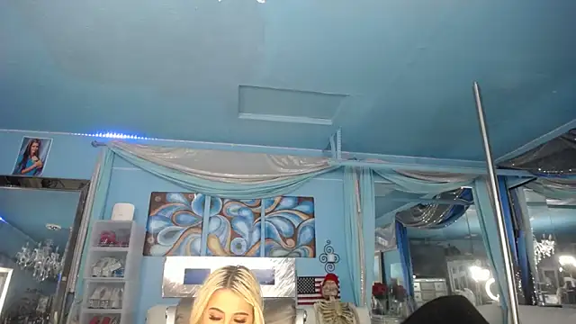 ADRIANNA FOX online show from 06-07-26, 07:13
