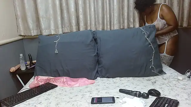 NaughtySisters online show from 11-28-25, 11:05