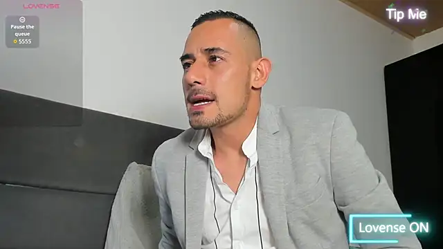 jhonyalzate2 online show from 05-21-26, 01:58