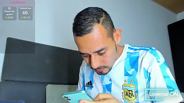 Snapshot of jhonyalzate2 chatting on 12-16-25, 03:44 jhonyalzate2 online show from 12-16-25, 03:44