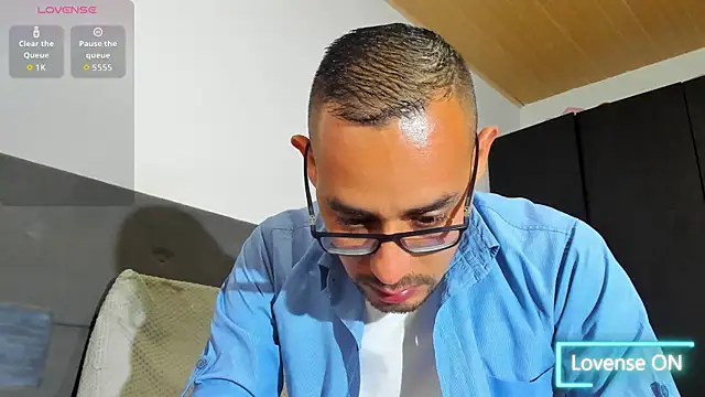 Snapshot of jhonyalzate2 chatting on 01-14-26, 04:16 jhonyalzate2 online show from 01-14-26, 04:16