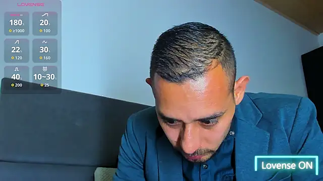 Snapshot of jhonyalzate2 chatting on 11-15-25, 03:32 jhonyalzate2 online show from 11-15-25, 03:32