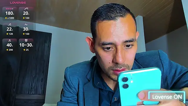 Snapshot of jhonyalzate2 chatting on 10-29-25, 02:21 jhonyalzate2 online show from 10-29-25, 02:21