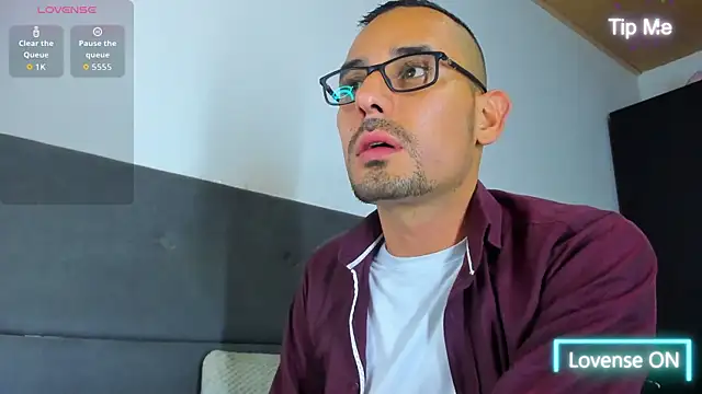 Snapshot of jhonyalzate2 chatting on 09-30-25, 03:34 jhonyalzate2 online show from 09-30-25, 03:34