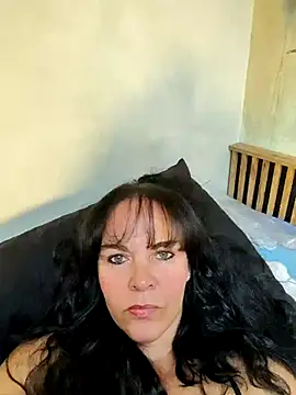 Snapshot of VioletJasmin chatting on 09-26-25, 06:20 VioletJasmin online show from 09-26-25, 06:20