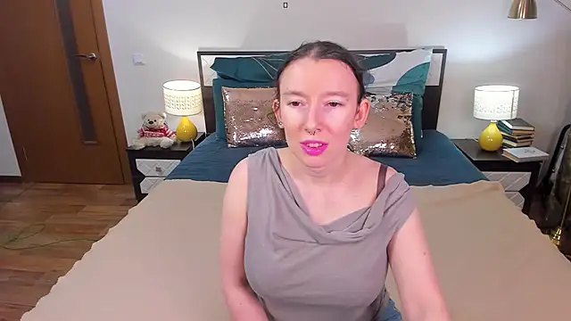 CatherineWalls online show from 02-08-26, 04:21