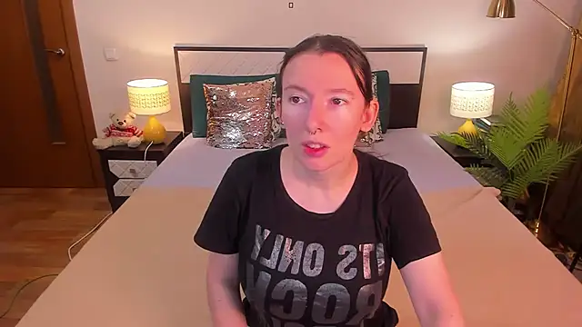 CatherineWalls online show from 07-08-26, 05:52