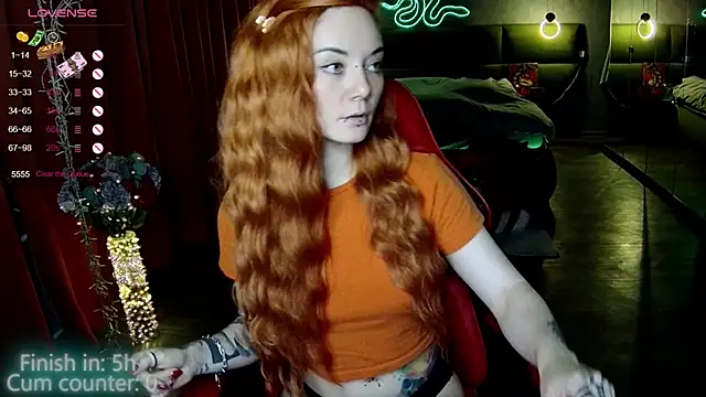 MaxPhoenixx online show from 10-30-25, 08:06