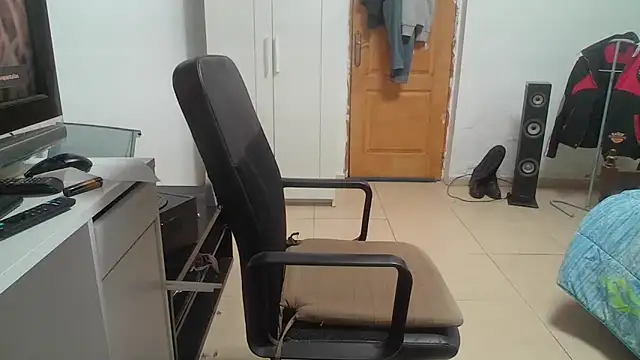 Snapshot of 0oscar_xxx chatting on 02-03-26, 02:33 0oscar xxx online show from 02-03-26, 02:33