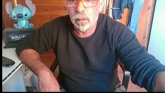 Snapshot of 0oscar_xxx chatting on 10-05-25, 02:19 0oscar xxx online show from 10-05-25, 02:19