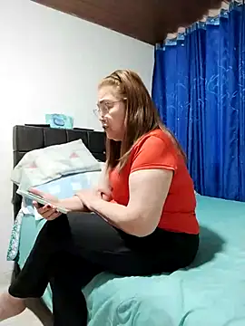 Vicky Rosse online show from 11-27-25, 09:37