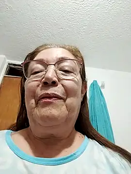 Vicky Rosse online show from 10-24-25, 01:32