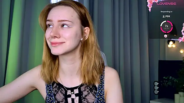 Snapshot of Ramona___ chatting on 03-07-25, 06:13 Ramona    online show from 03-07-25, 06:13