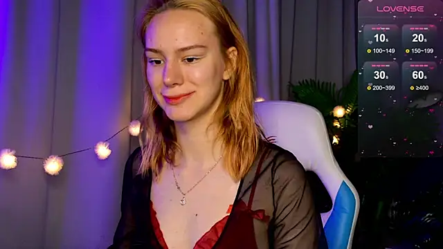 Snapshot of Ramona___ chatting on 09-13-25, 05:51 Ramona    online show from 09-13-25, 05:51