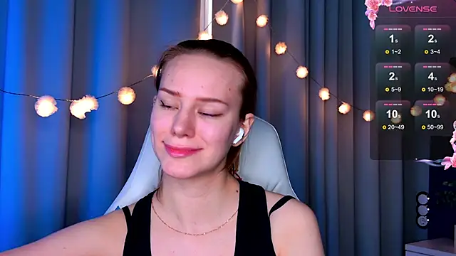 Snapshot of Ramona___ chatting on 03-12-25, 05:46 Ramona    online show from 03-12-25, 05:46