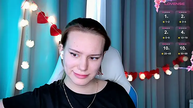 Snapshot of Ramona___ chatting on 02-17-25, 12:38 Ramona    online show from 02-17-25, 12:38
