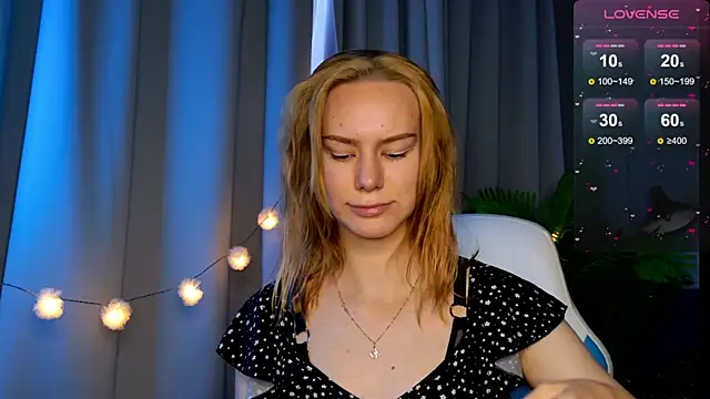 Snapshot of Ramona___ chatting on 09-11-25, 06:02 Ramona    online show from 09-11-25, 06:02