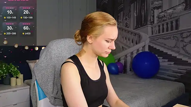 Snapshot of Ramona___ chatting on 09-28-25, 05:47 Ramona    online show from 09-28-25, 05:47