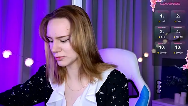 Snapshot of Ramona___ chatting on 03-03-25, 06:20 Ramona    online show from 03-03-25, 06:20