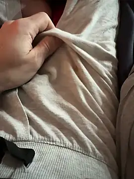 Snapshot of j1991j chatting on 03-20-26, 11:17 j1991j online show from 03-20-26, 11:17