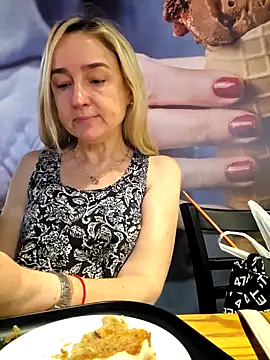 1Sweetnina online show from 12-18-25, 05:17