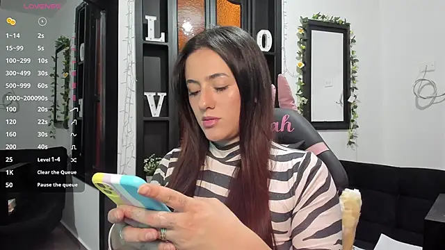 Snapshot of NoahWilliams_ chatting on 12-02-24, 07:22 NoahWilliams online show from 12-02-24, 07:22