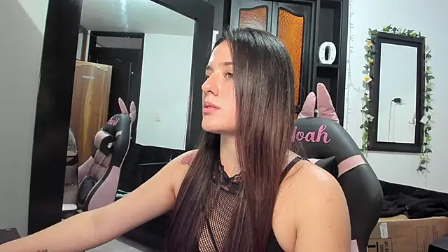 Snapshot of NoahWilliams_ chatting on 12-13-24, 08:04 NoahWilliams online show from 12-13-24, 08:04