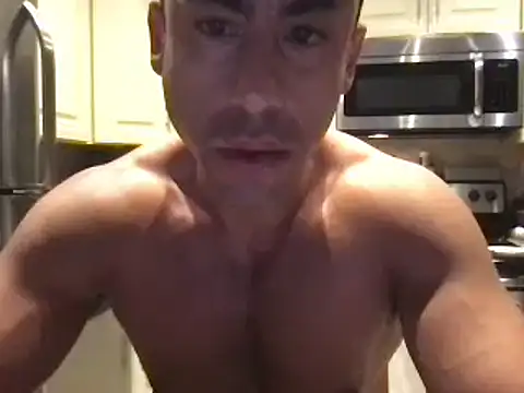Snapshot of BigGuyMuscle chatting on 03-13-25, 03:33 BigGuyMuscle online show from 03-13-25, 03:33